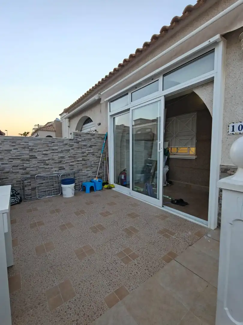 Terrassa de Planta baixa de lloguer en Torrevieja amb Aire condicionat, Calefacció i Terrassa