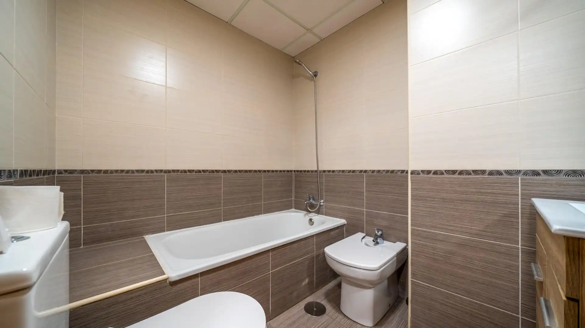 Baño de Apartamento en venta en Alicante / Alacant con Aire acondicionado, Calefacción y Amueblado