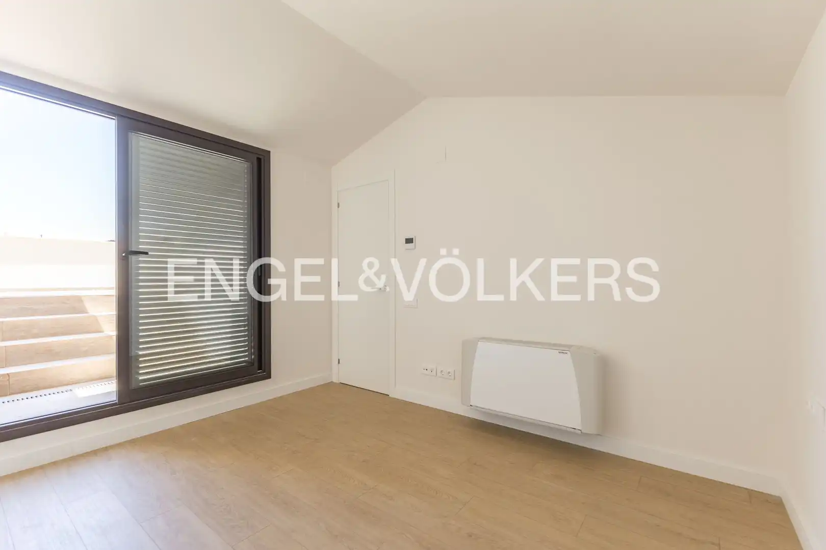 Habitación de Ático en venta en Vilanova i la Geltrú con Aire acondicionado, Calefacción y Terraza