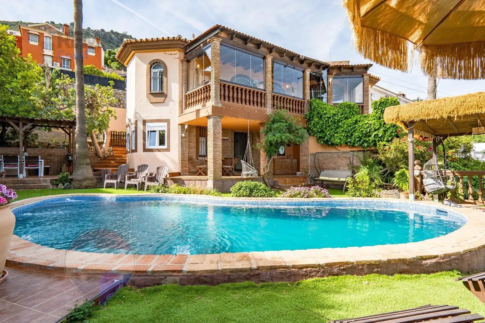 Piscina de Casa o xalet en venda en Alhaurín de la Torre amb Aire condicionat, Jardí privat i Terrassa