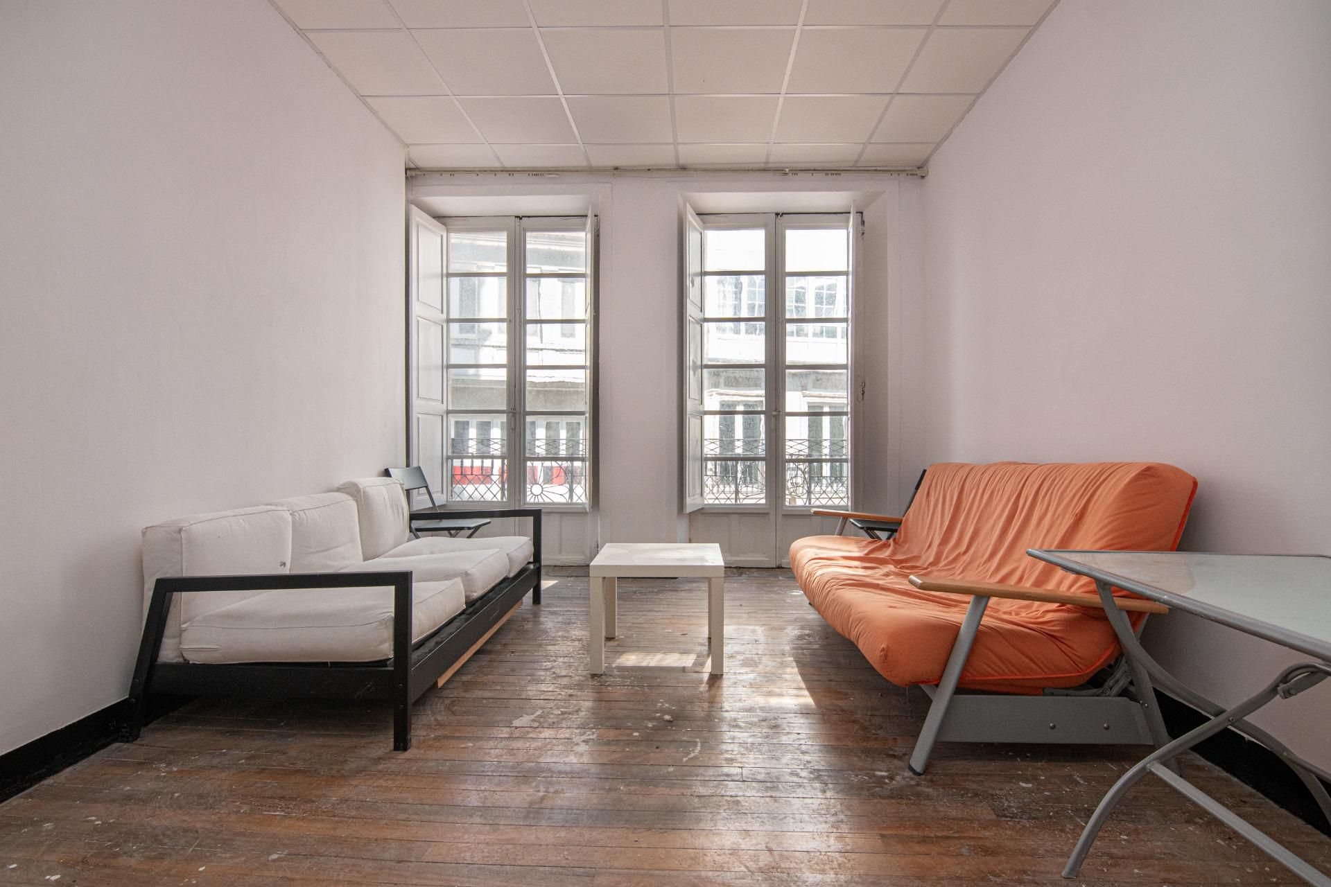 Sala d'estar de Pis en venda en A Coruña Capital  amb Parquet