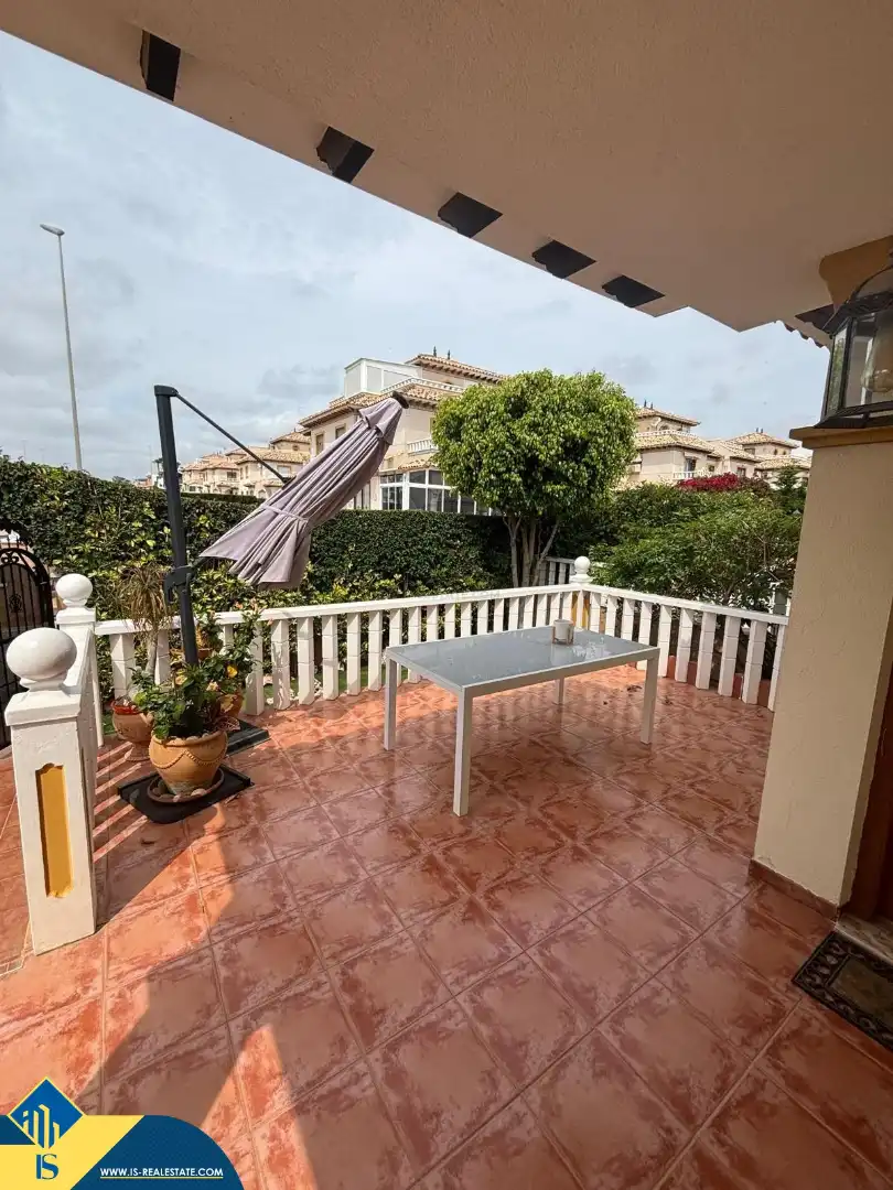 Bungalow with pool for sale in Orihuela Costa