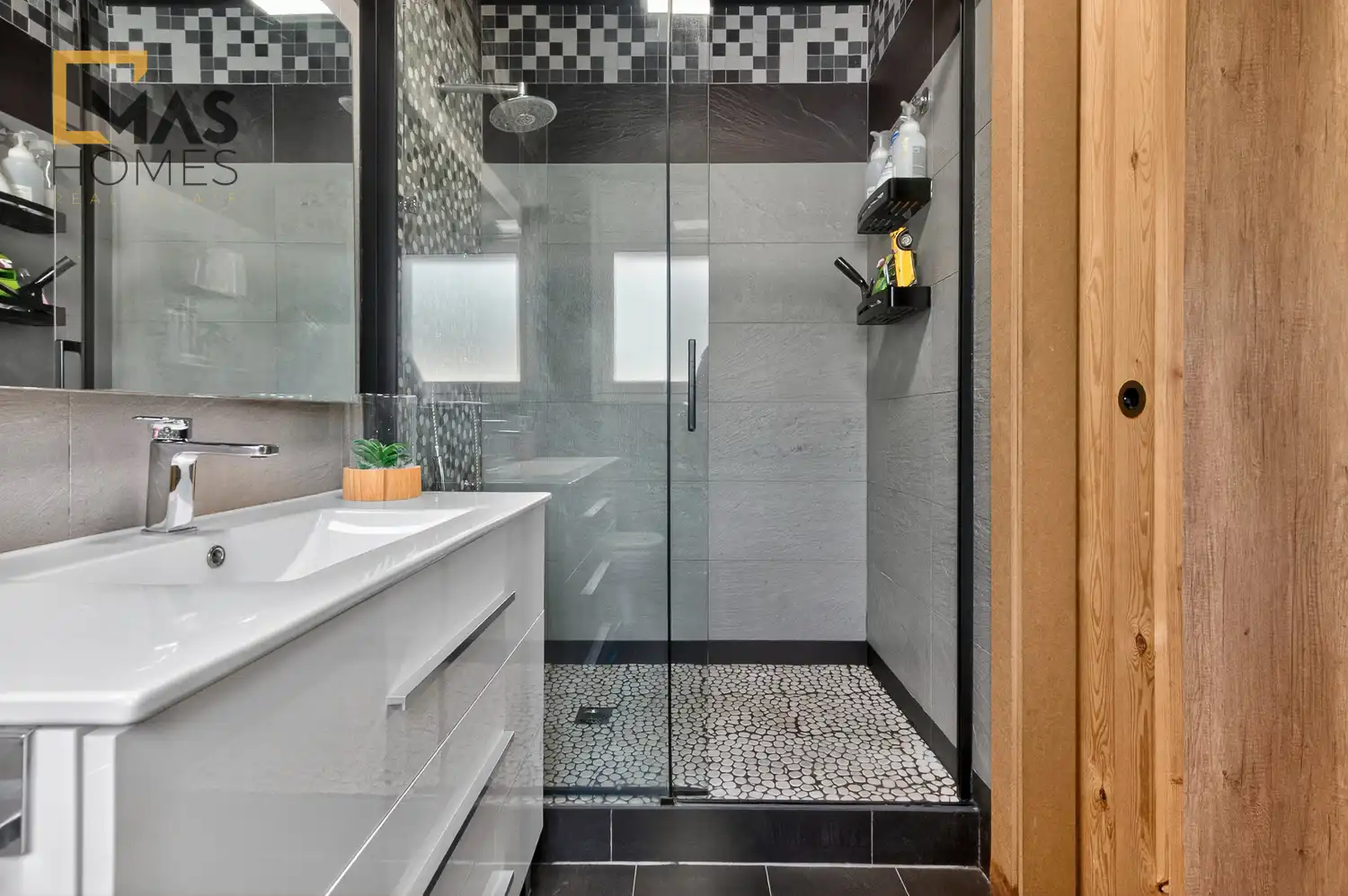 Bathroom of Duplexes for sale in Sant Cugat del Vallès  with Air Conditioner, Heating and Private garden
