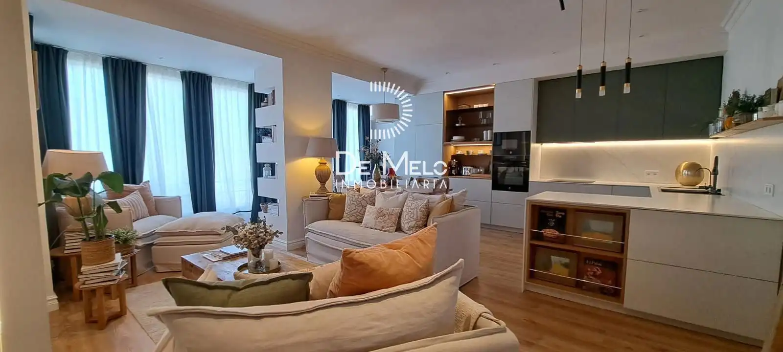 Wohnzimmer von Wohnung zum Verkauf in Barcelona mit Klimaanlage, Heizung und Parkett