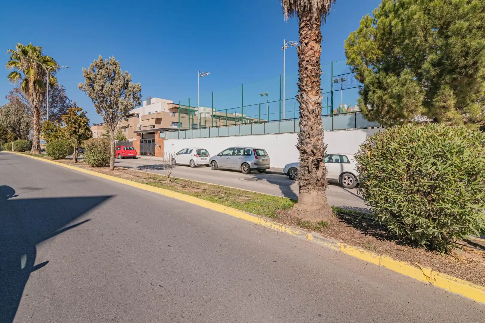 Aparcament de Pis en venda en Albolote amb Jardí privat, Terrassa i Moblat