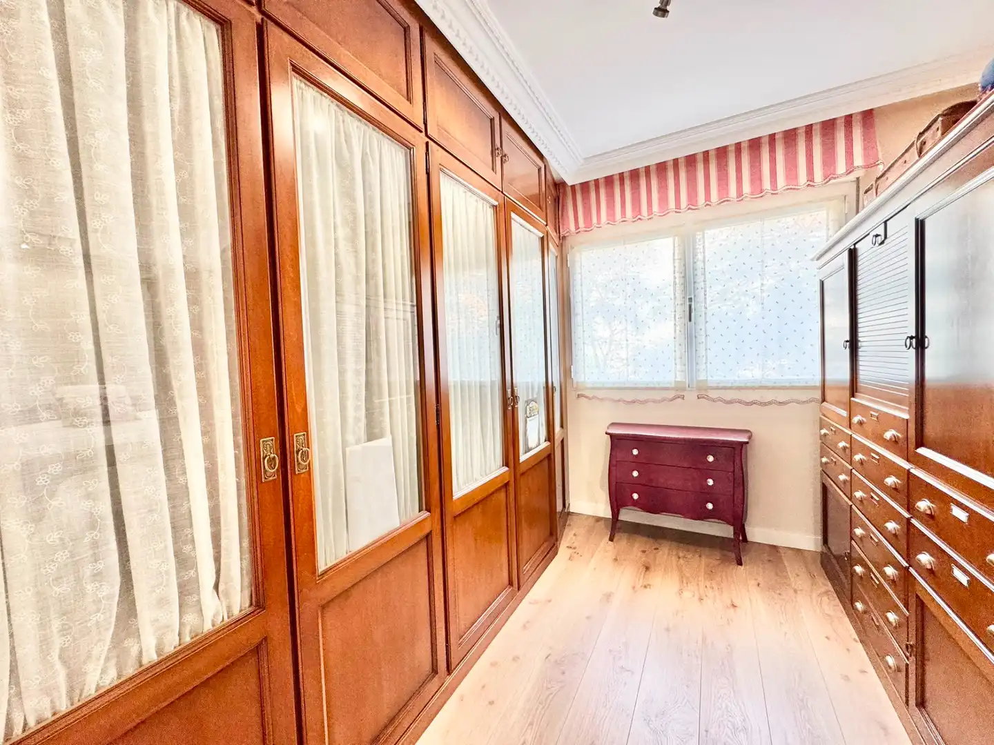 Habitación de Dúplex en venta en Vitoria - Gasteiz con Calefacción, Terraza y Trastero