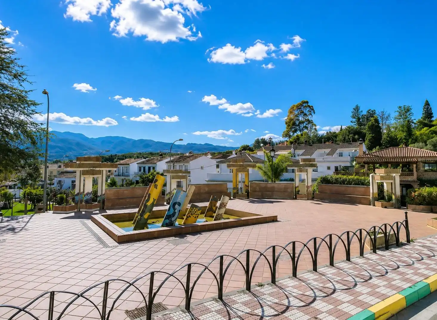 Exterior view of Ground floor for sale in Los Barrios  with Air Conditioner and Furnished