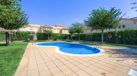 Foto 2 de Casa adosada en venta en 42 Plaza Hiladora, Vista Azul - Consolación, Dos Hermanas