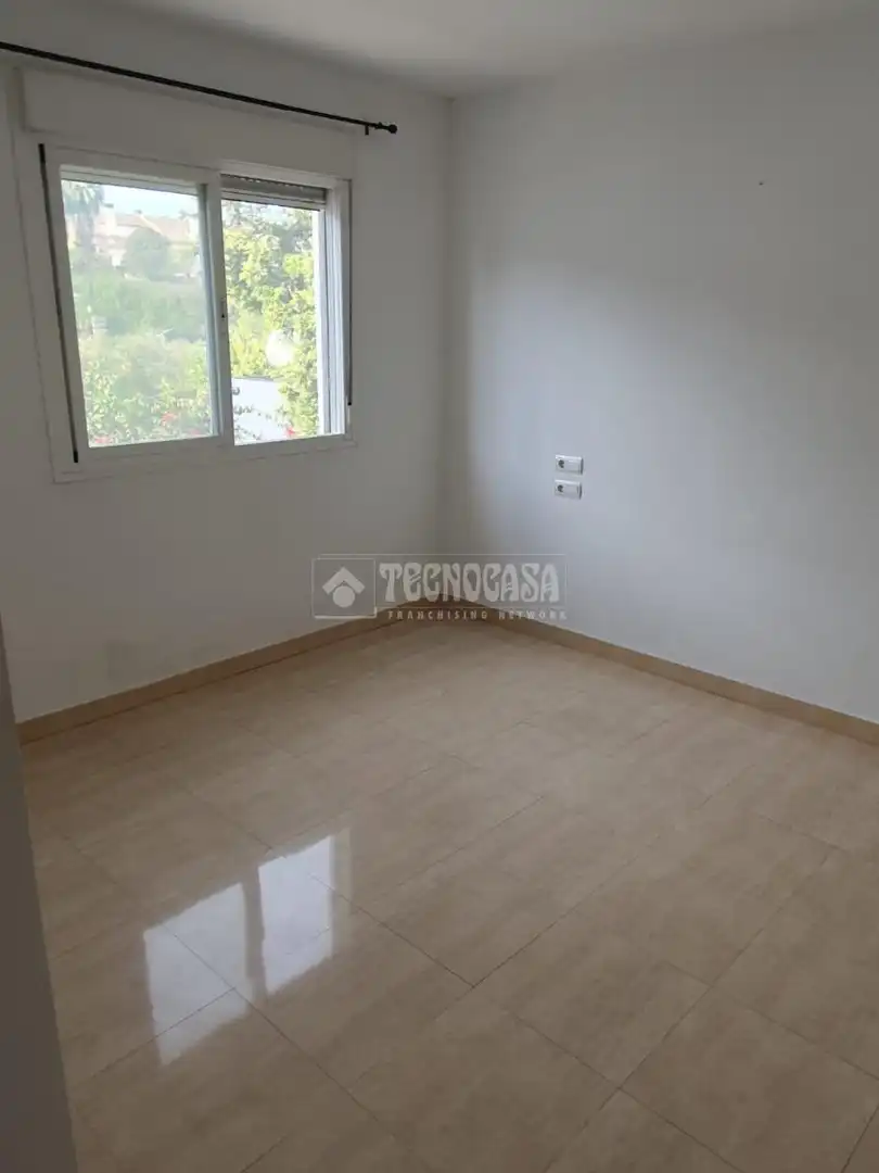Habitación de Casa adosada en venta en Palomares del Río con Aire acondicionado