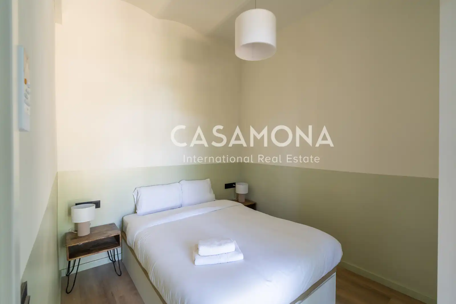 Bedroom of Apartments for rent in Sant Martí