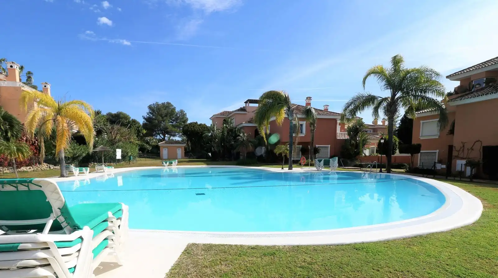 Piscina de Piso en venta en Estepona con Aire acondicionado, Terraza y Amueblado