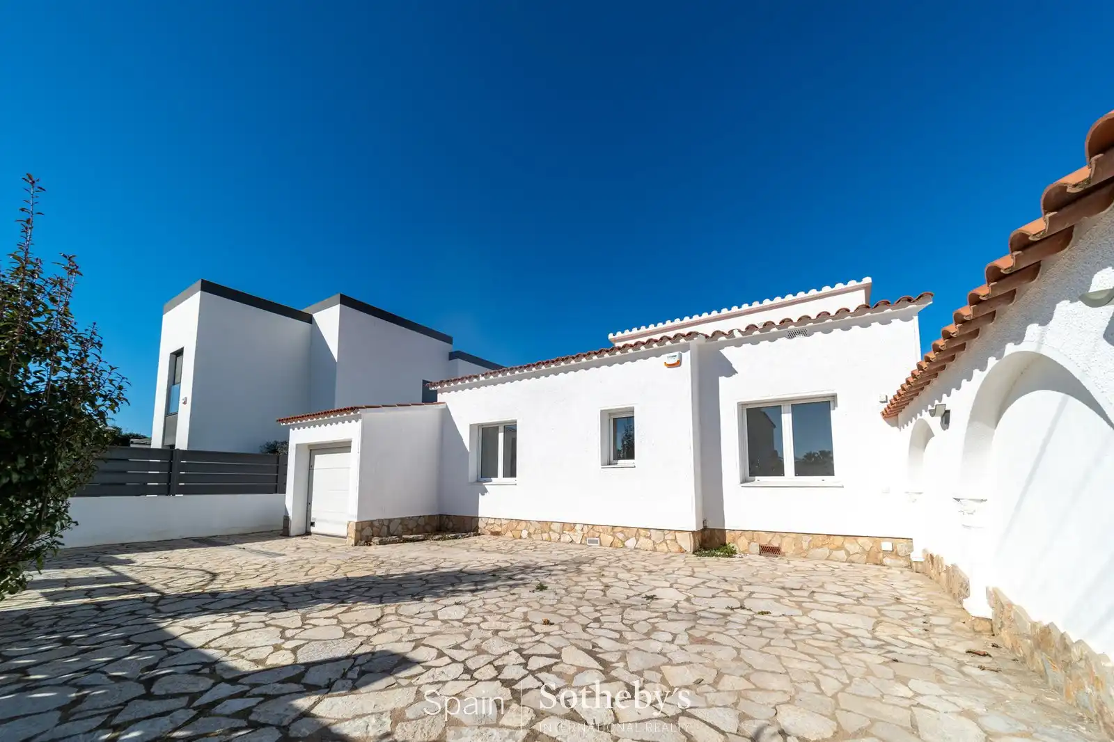 House with pool for sale in Carrer Noguera, imagen 3