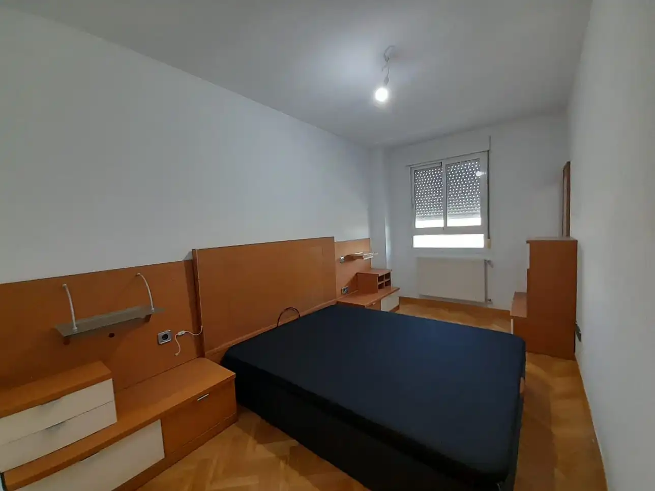 Bedroom of Flat for sale in Madrid  with Air Conditioner, Heating and Storage room