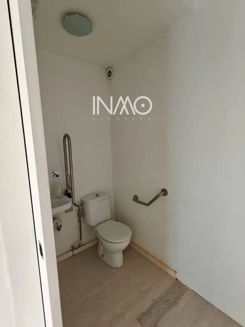 Local comercial en alquiler en Lluis Ribas, imagen 3
