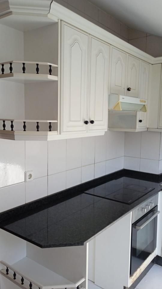 Kitchen of Flat to rent in Santiago de Compostela 