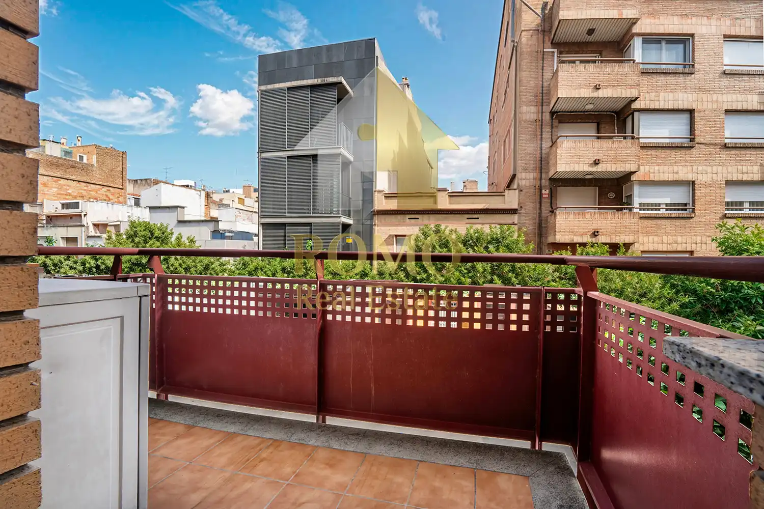 Vista exterior de Dúplex en venda en Sant Adrià de Besòs amb Aire condicionat, Calefacció i Balcó