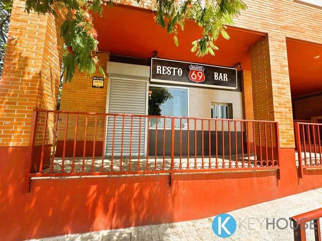 Local comercial en Venta en Velilla de San Antonio