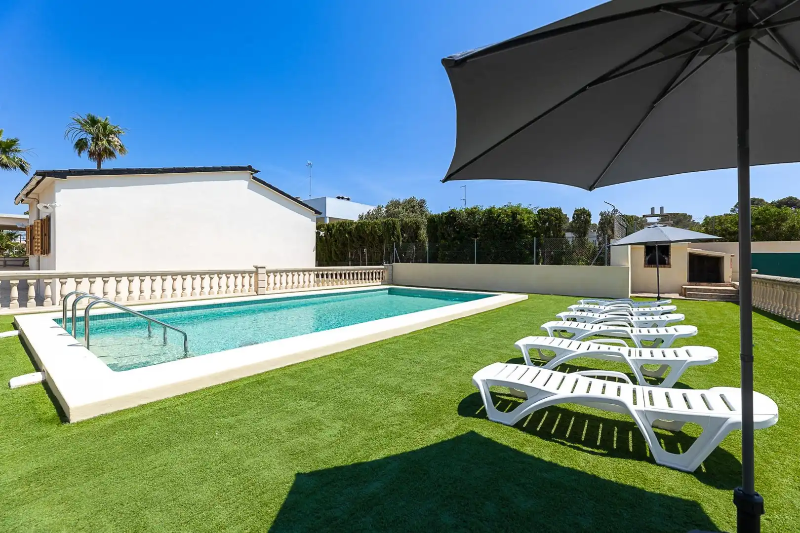 Piscina de Casa o xalet en venda en  Palma de Mallorca amb Aire condicionat, Calefacció i Jardí privat