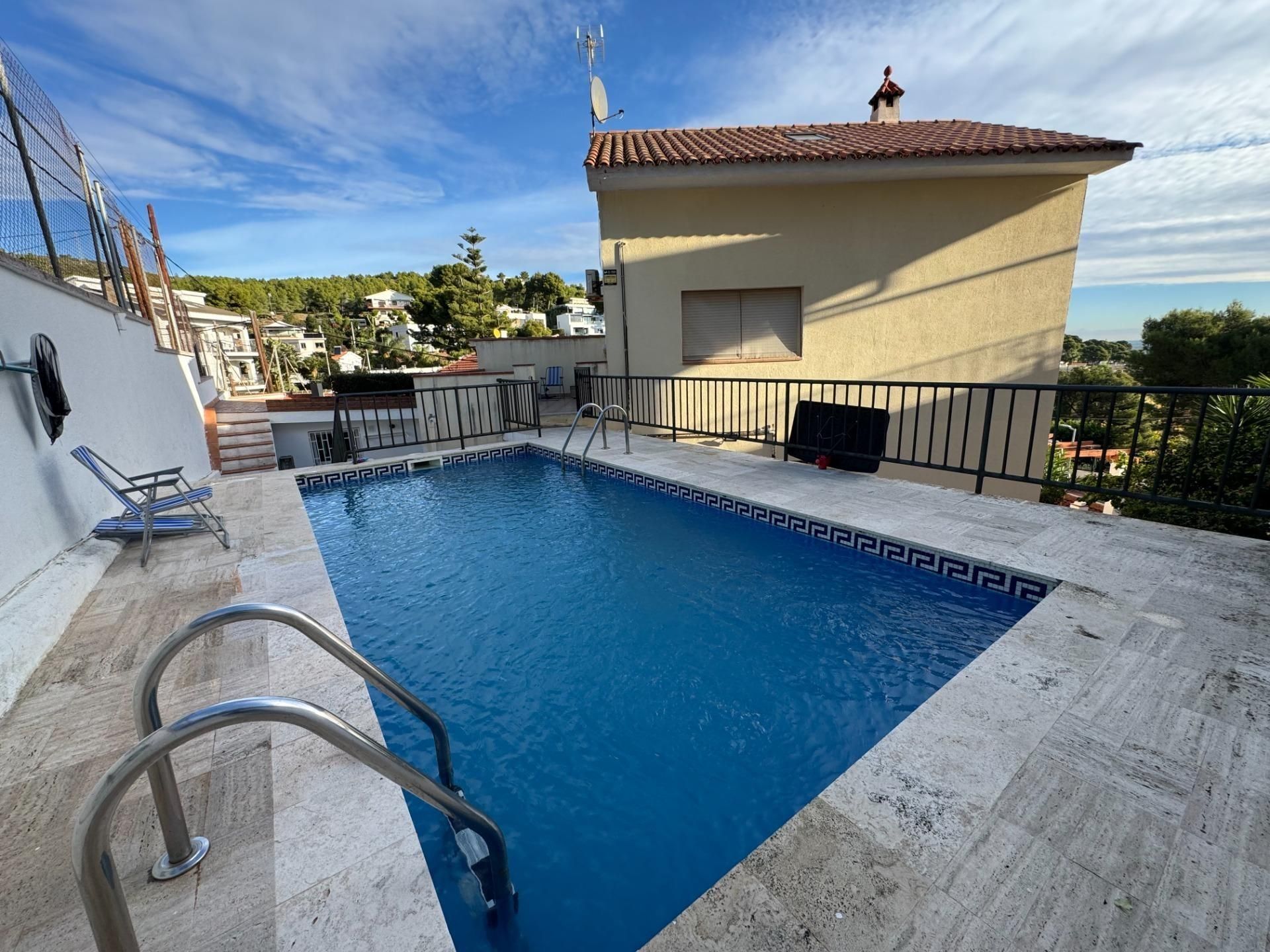 Swimming pool of House or chalet to rent in Castelldefels  with Air Conditioner, Private garden and Terrace