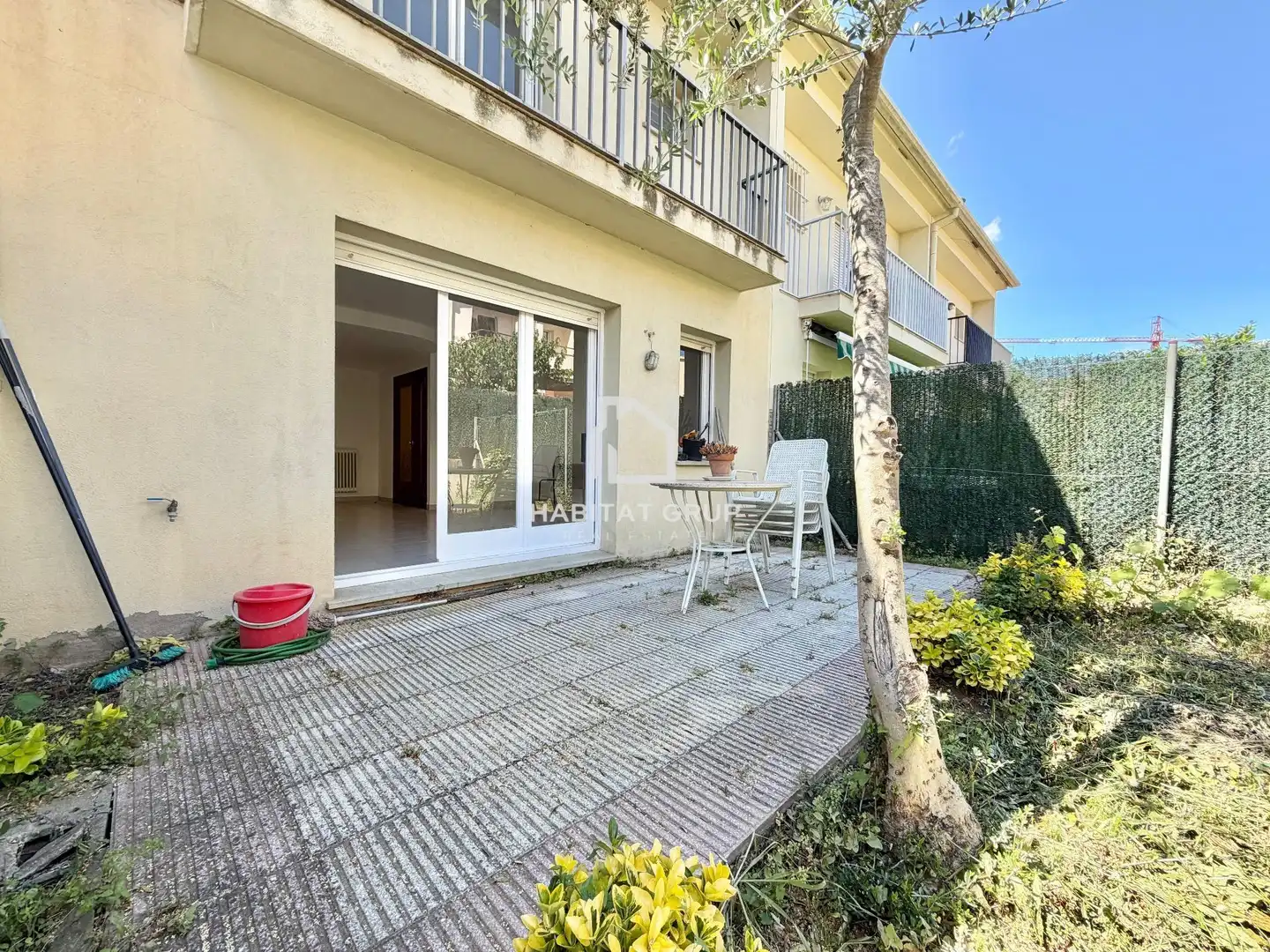 Vista exterior de Casa adosada en venta en Girona con Calefacción, Jardín privado y Terraza