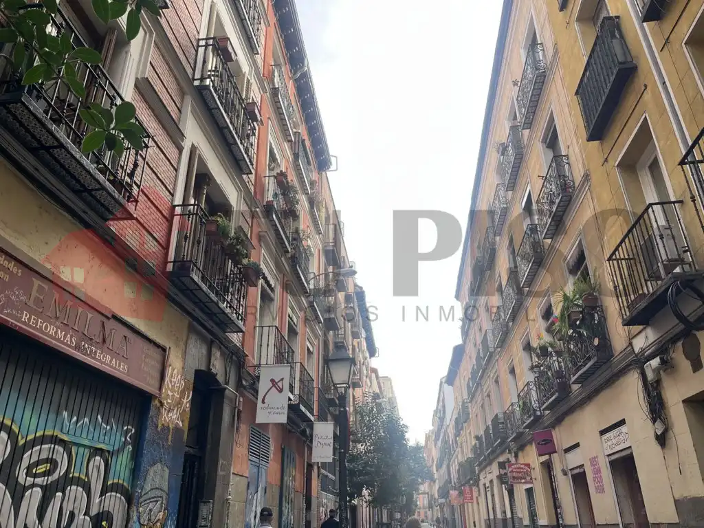 Exterior view of Commercial properties for sale in Madrid