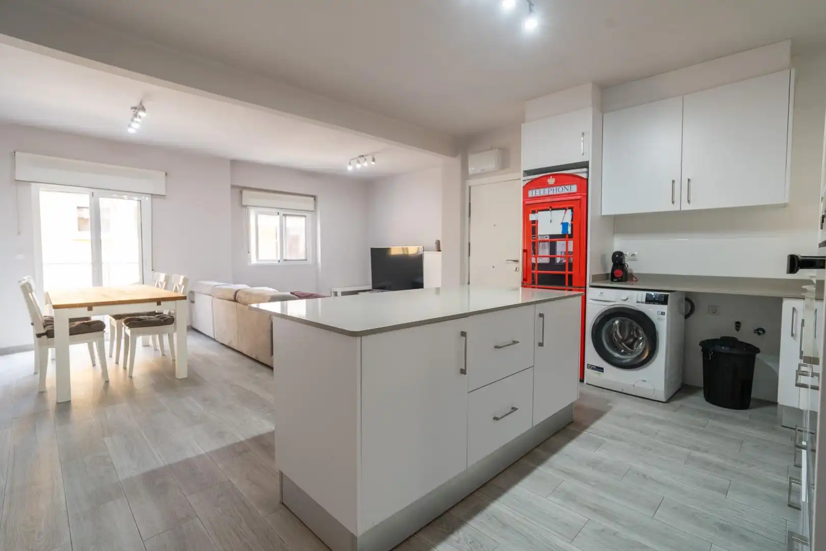 Kitchen of Flat for sale in Silla  with Air Conditioner and Balcony