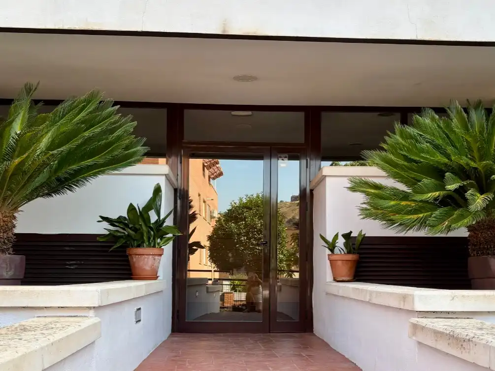 Flat for sale in  Granada Capital  with Air Conditioner, Terrace and Swimming Pool
