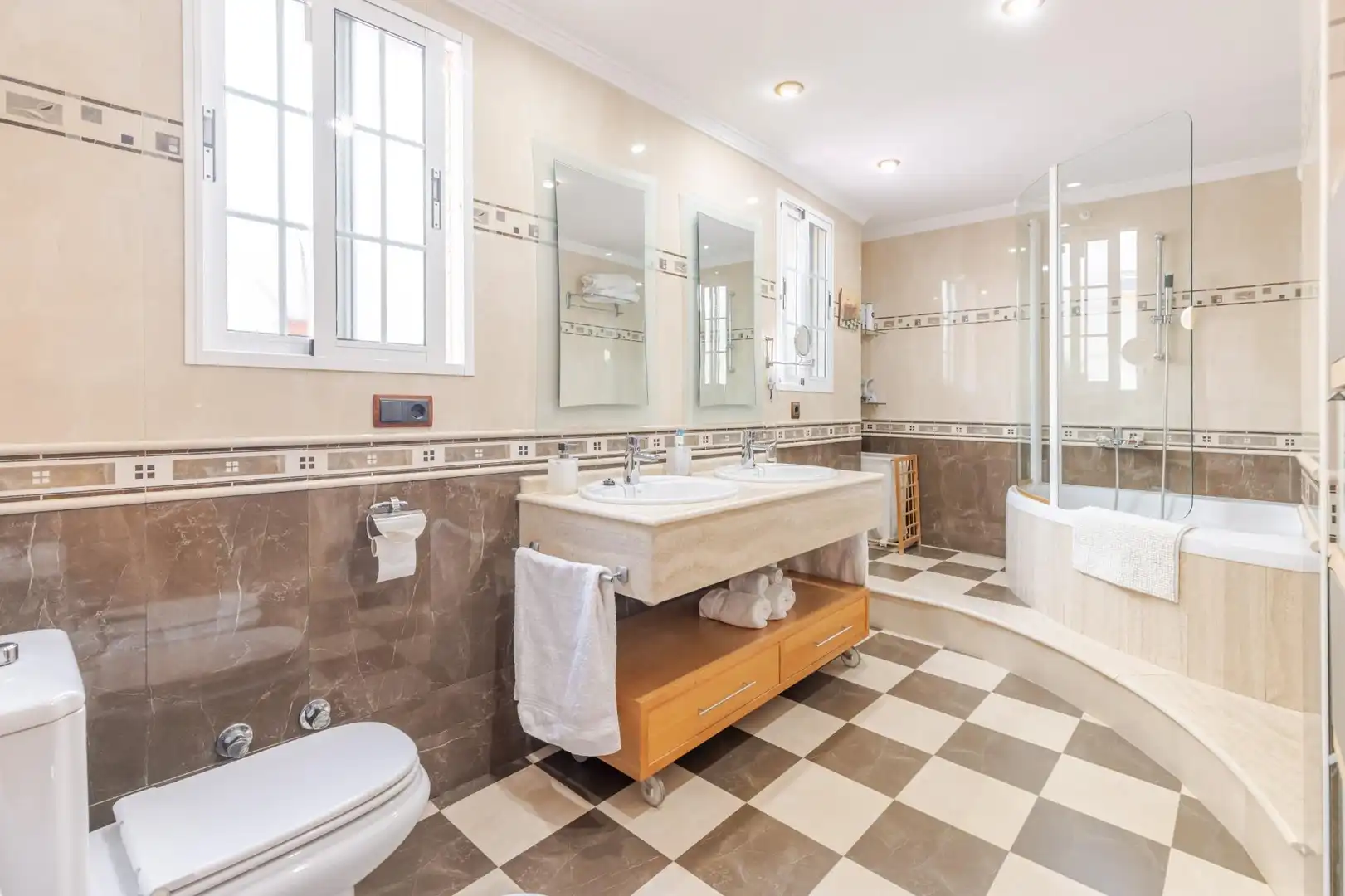 Baño de Casa adosada en venta en Sagunto / Sagunt con Aire acondicionado, Calefacción y Terraza