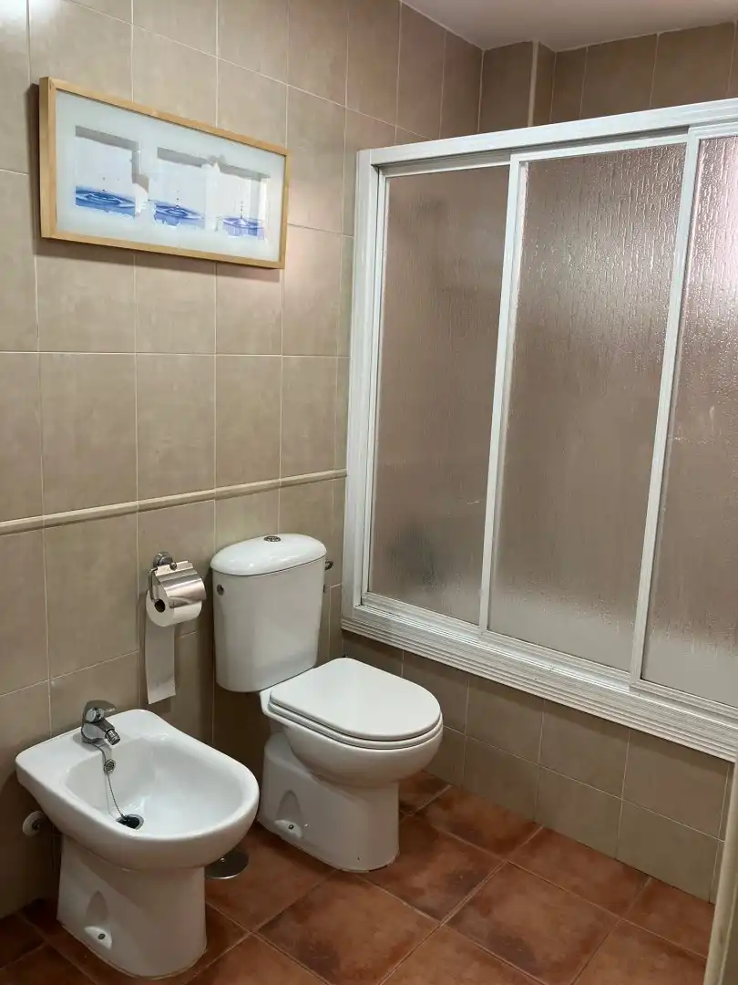 Badezimmer von Wohnung zum Verkauf in Chipiona mit Balkon