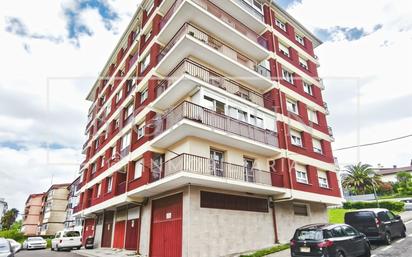 Vista exterior de Pis en venda en Irun  amb Balcó