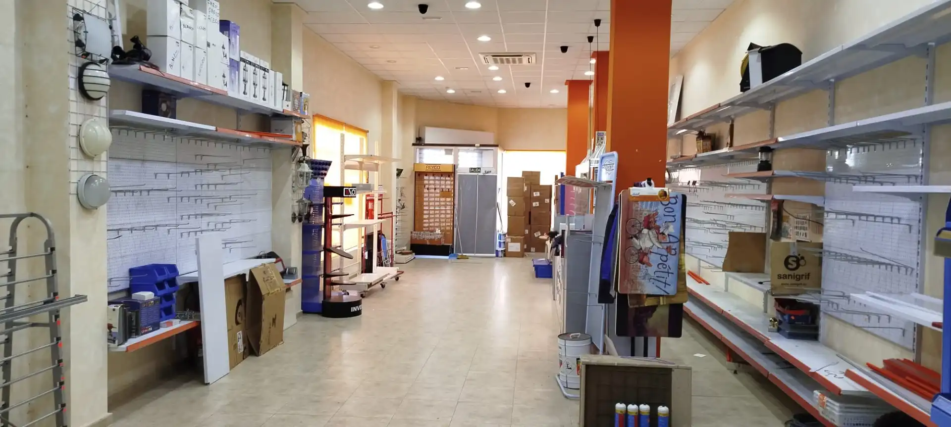 Gewerbefläche zum Verkauf in Calle Francisco Escámez 8