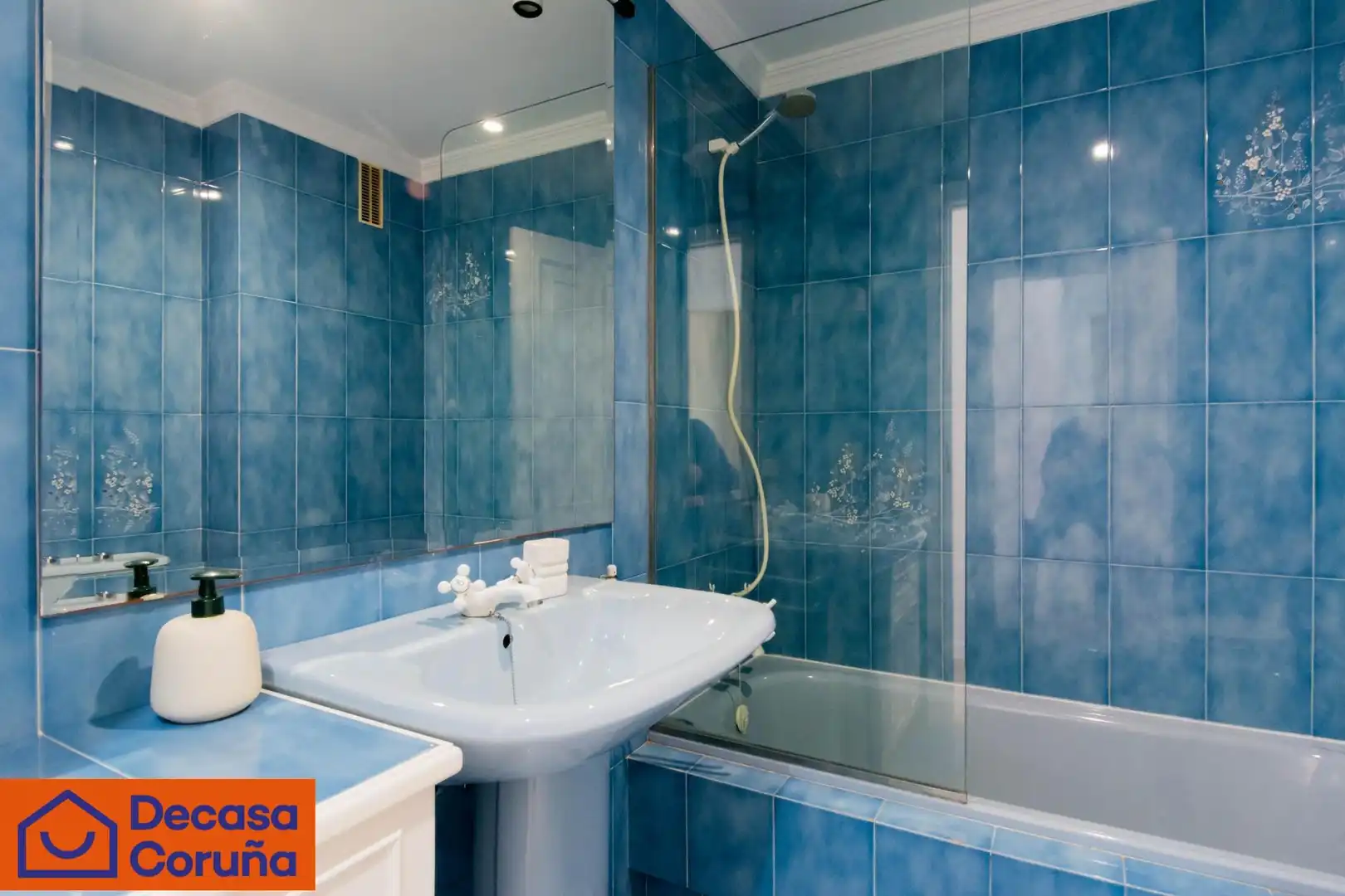 Baño de Piso en venta en Sanxenxo con Calefacción, Terraza y Trastero