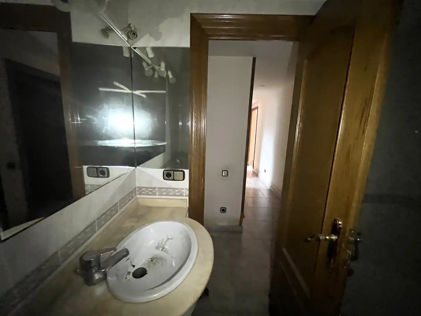 Baño de Piso en venta en Girona con Calefacción, Terraza y Balcón