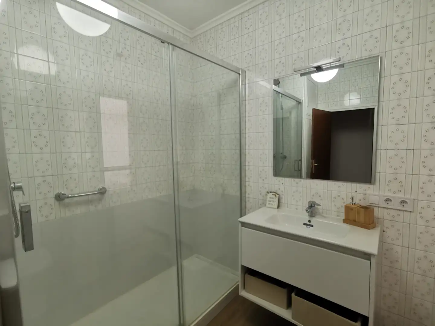 Badezimmer von Wohnung zur Miete in Salamanca mit Heizung, Parkett und Möbliert