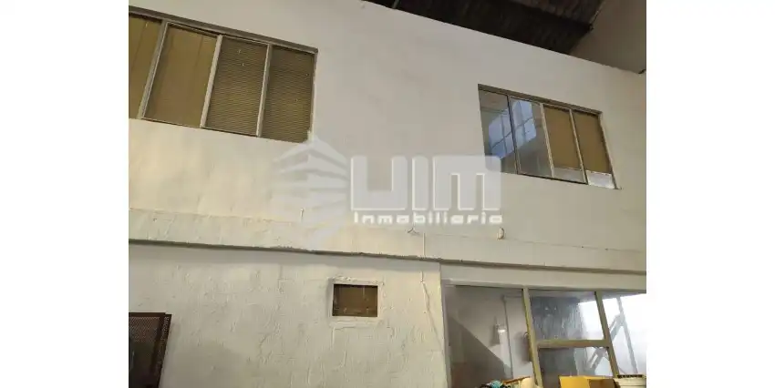 Fabrikhallen zum Verkauf in CAMI DELS ROLLS, Zona Estación
