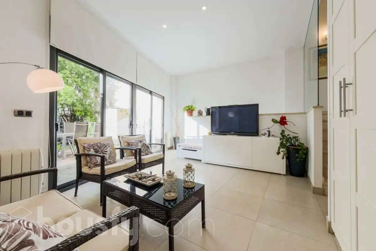 Sala de estar de Casa o chalet en venta en Barcelona con Aire acondicionado, Calefacción y Jardín privado
