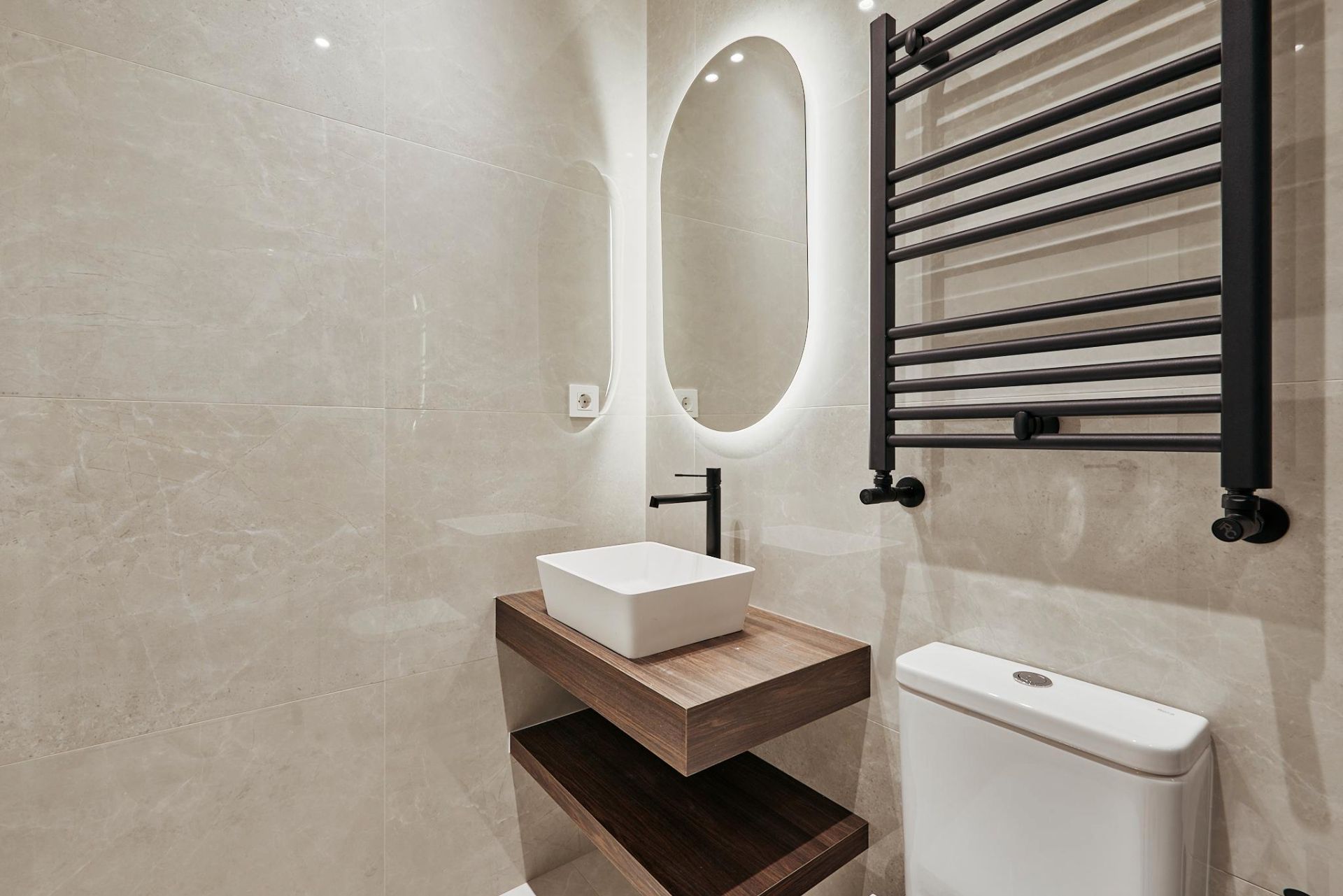 Bathroom of Flat for sale in  Madrid Capital  with Air Conditioner, Heating and Terrace