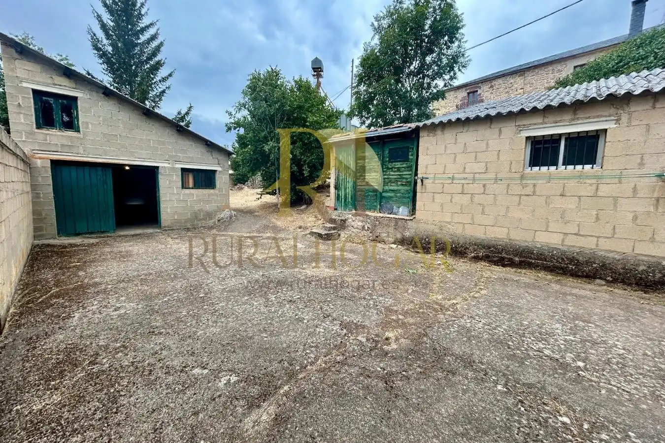 Casa adosada en venta en Cabrillanes con Calefacción, Jardín privado y Amueblado