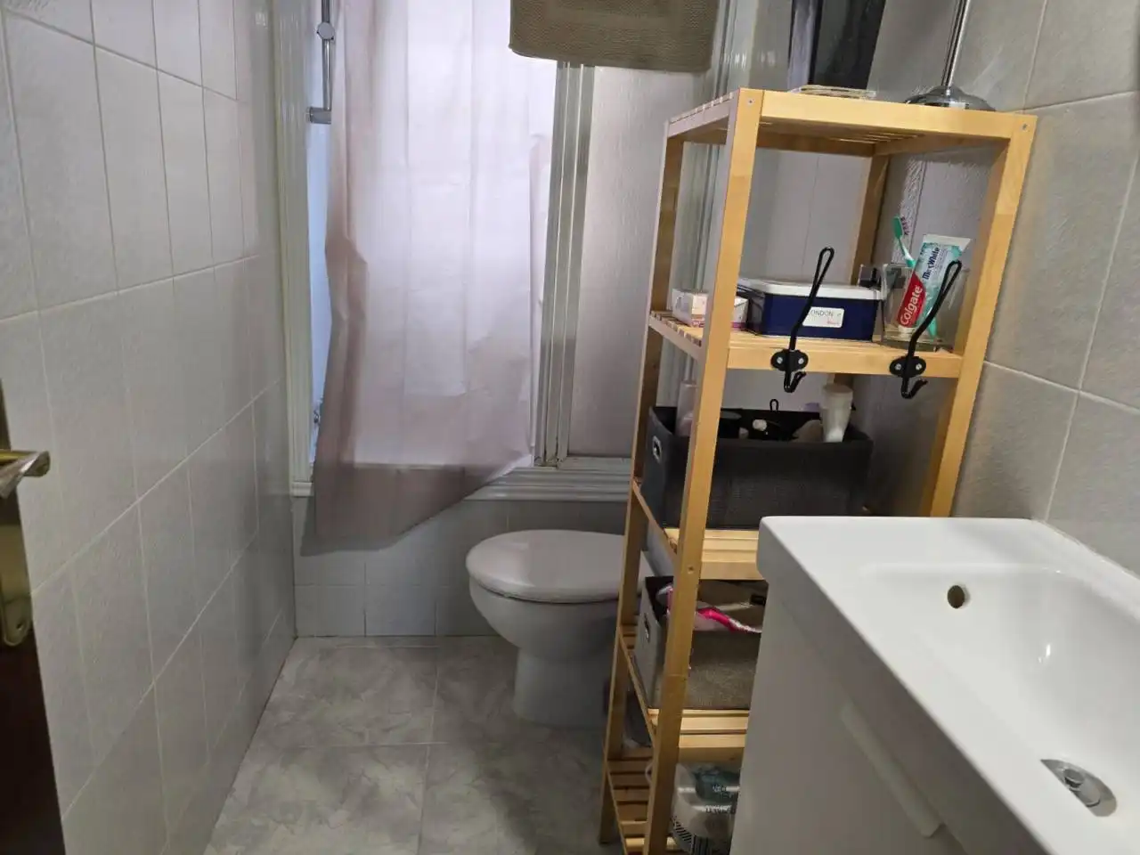 Bathroom of Flat for sale in Nord-oest