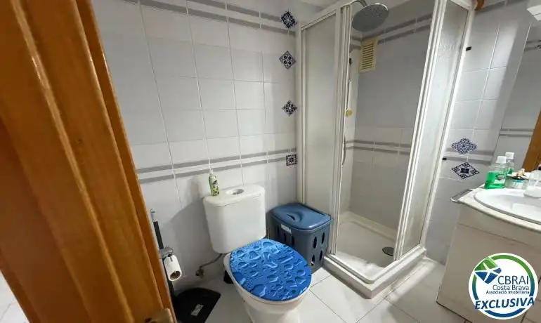 Baño de Estudio en venta en Empuriabrava con Calefacción y Amueblado