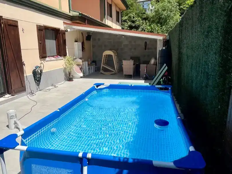 Piscina de Casa adosada en venda en Castro-Urdiales amb Piscina
