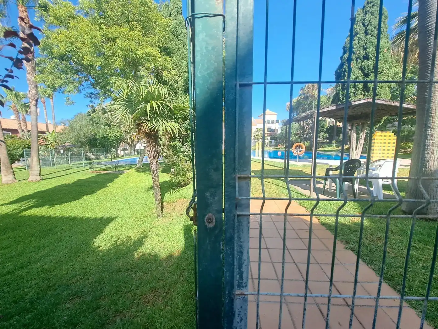 Jardí de Casa adosada en venda en Chiclana de la Frontera amb Aire condicionat, Calefacció i Jardí privat