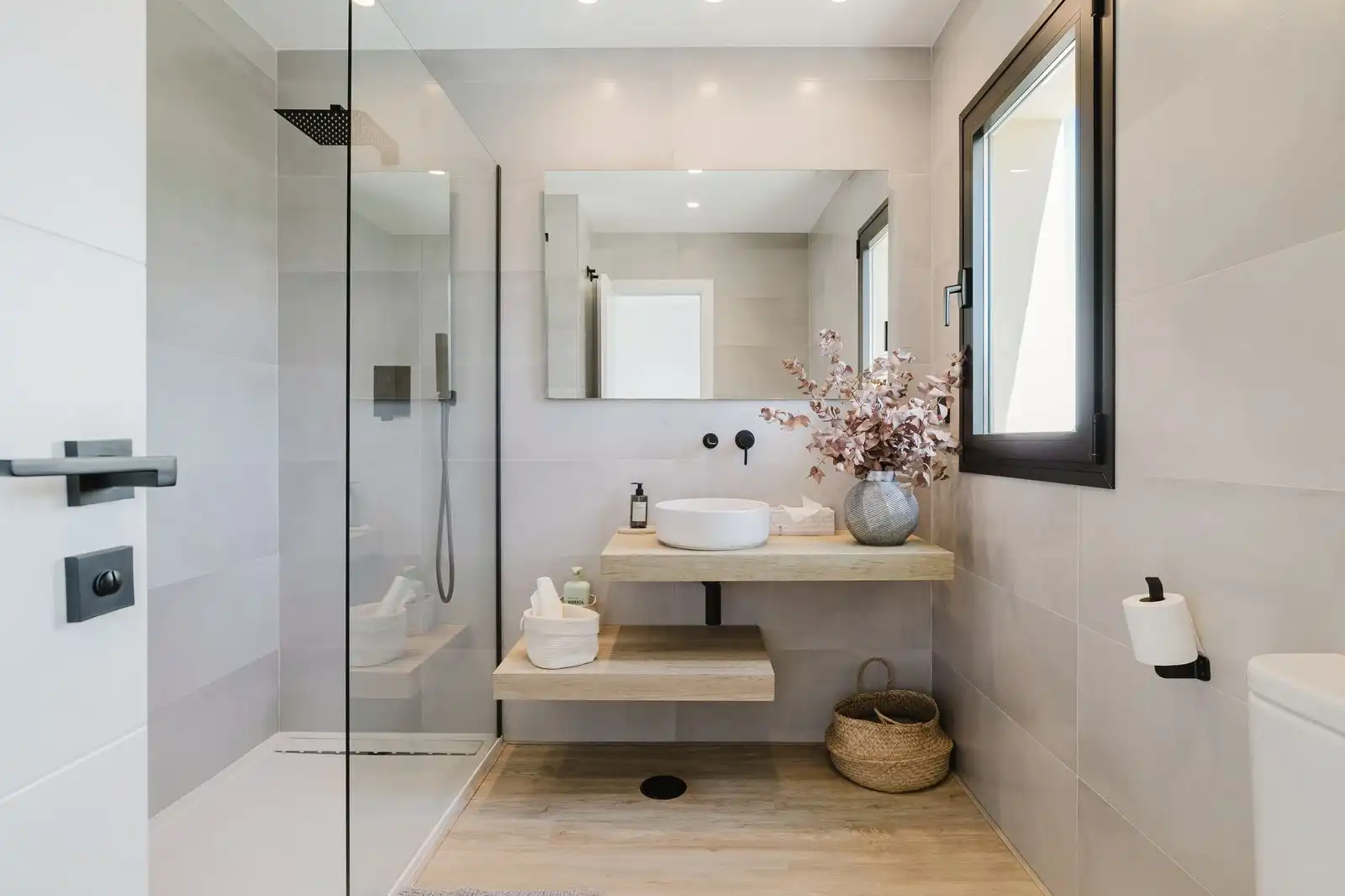 Bathroom of Houses for sale in Marbella  with Air Conditioner, Terrace and Community pool