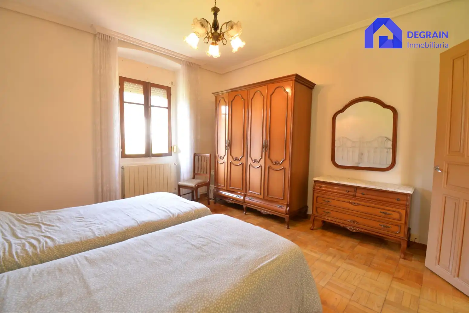 Habitación de Casa o chalet en venta en Salas con Calefacción, Terraza y Trastero