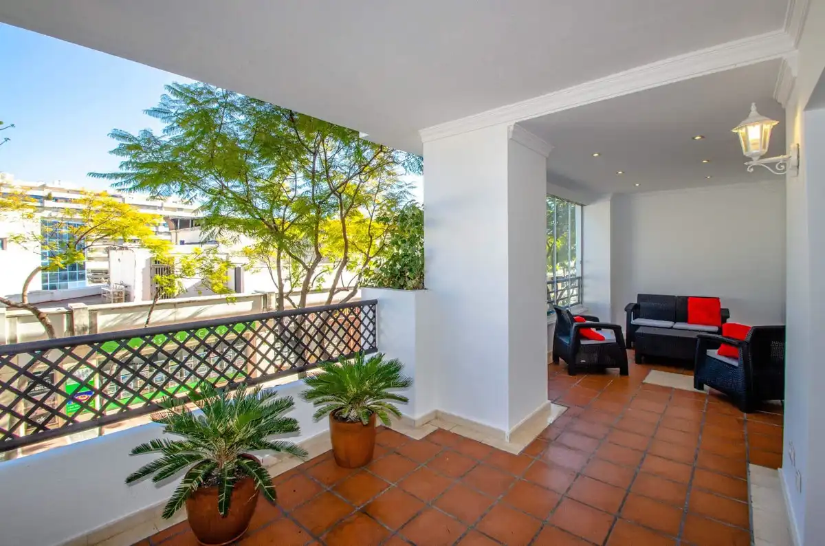 Apartment with lift for sale in Avenida de Julio Iglesias 58