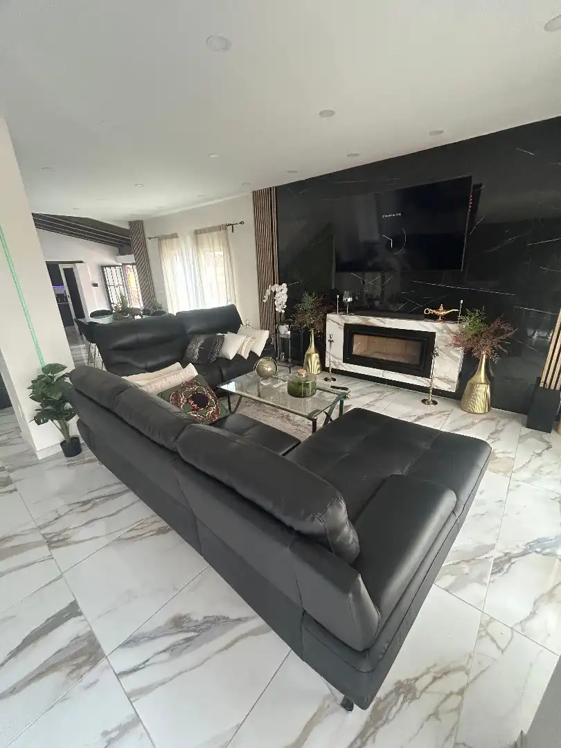 Sala d'estar de Casa o xalet en venda en Alhaurín de la Torre amb Aire condicionat, Jardí privat i Terrassa