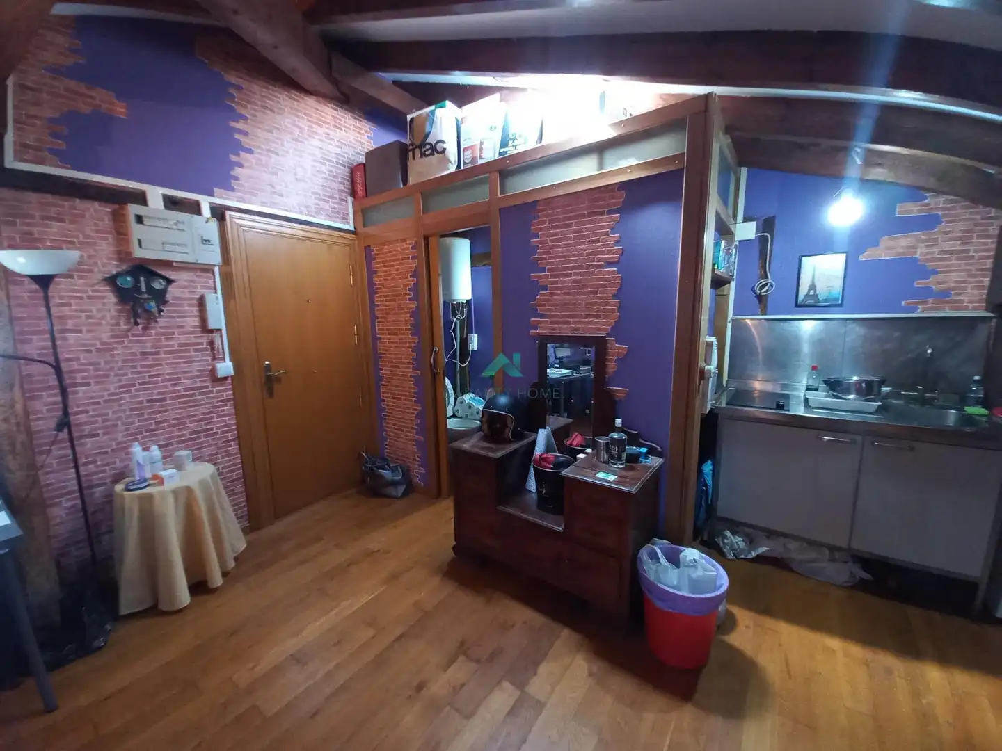 Attic for rent in Laredo