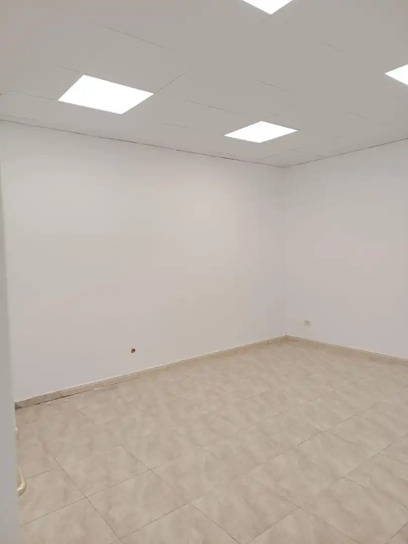 Local comercial en venda a Calle de Valois 22, imagen 2