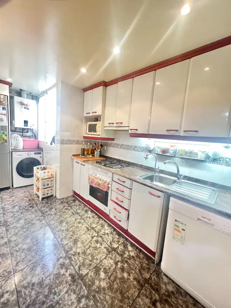 Cocina de Ático en venta en Sant Boi de Llobregat con Calefacción y Balcón