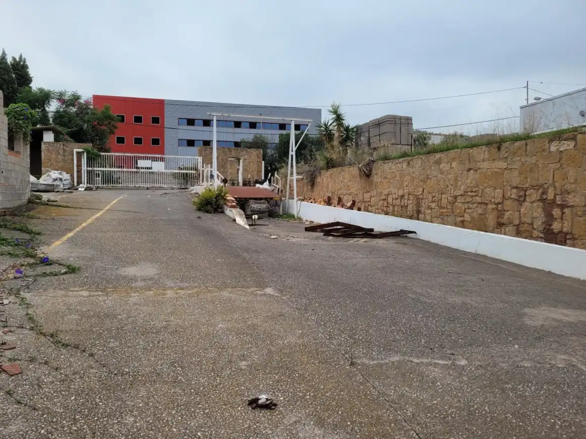 Nave industrial en venta en Oliva, Ribesalbes